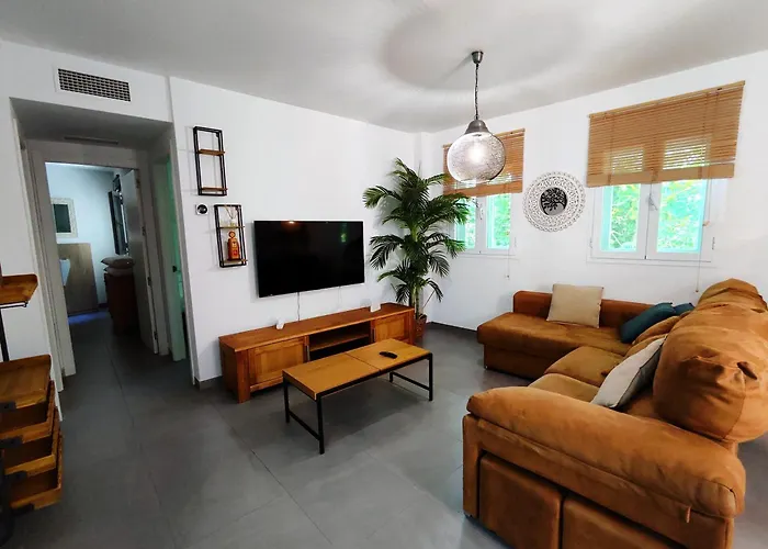 Apartment Chill And *